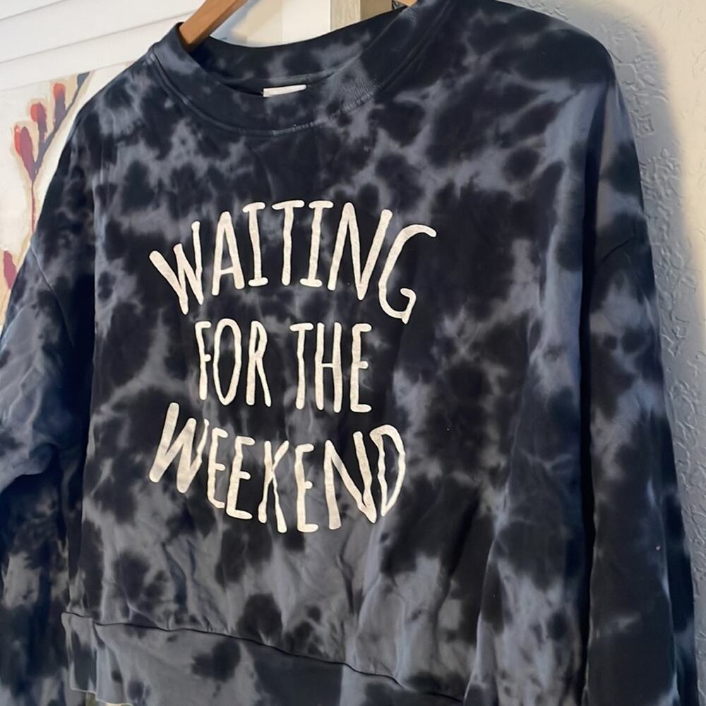 Freeze Blue Crop Sweatshirt Waiting for the Weekend Graphic Loungewear Y2K - Picture 2 of 4